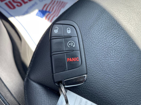 Used 2022 Jeep Renegade Limited image 27