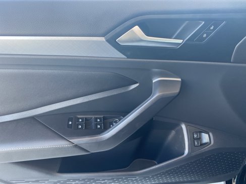 Certified 2022 Volkswagen Jetta SE image 25
