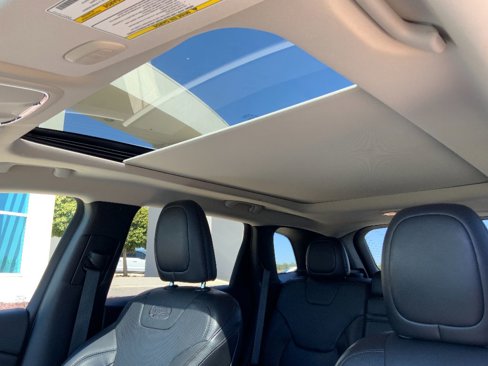 Used 2016 Jeep Cherokee Overland image 24