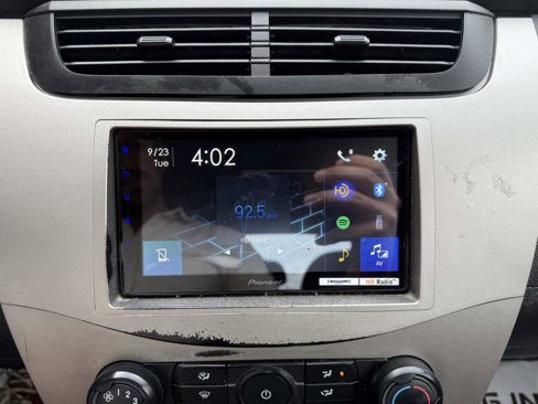 Used 2010 Ford Focus SE image 17