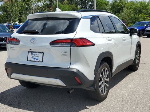 Used 2024 Toyota Corolla Cross XLE image 5