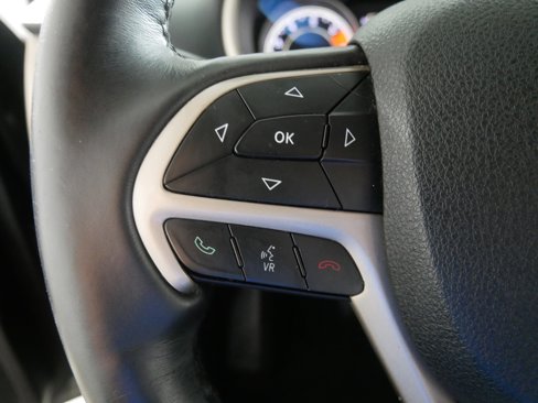 Used 2016 Jeep Cherokee Latitude w/ Cold Weather Group image 27