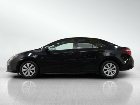 Used 2016 Toyota Corolla LE image 2