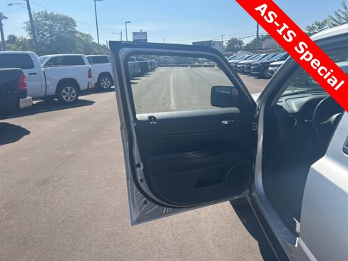 Used 2011 Jeep Patriot Latitude image 14