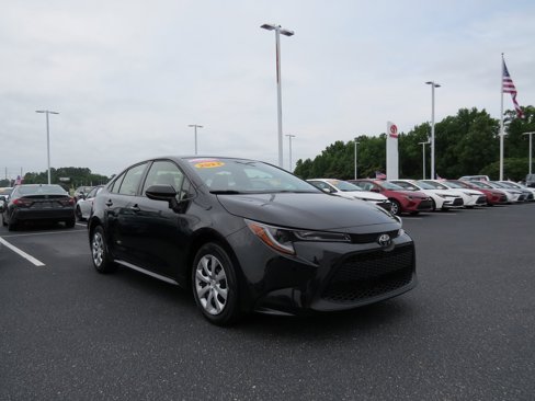 Used 2022 Toyota Corolla LE image 3