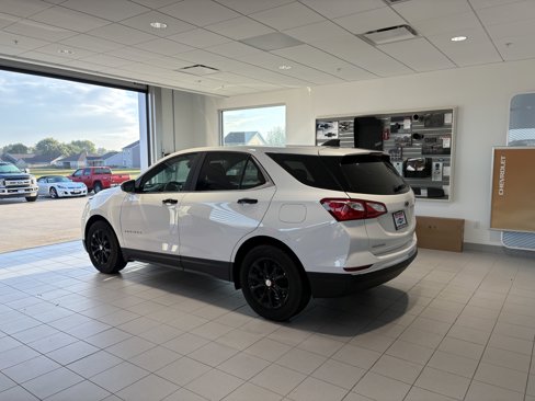 Used 2021 Chevrolet Equinox LT image 3