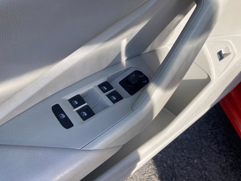 Used 2019 Volkswagen Jetta S image 16