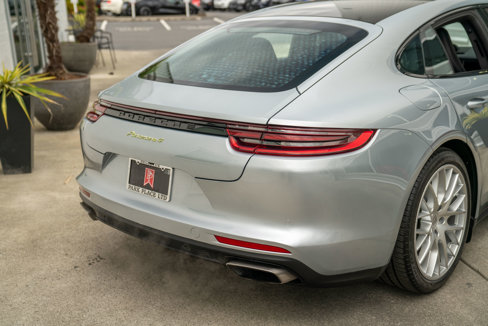 Used 2018 Porsche Panamera 4 image 7