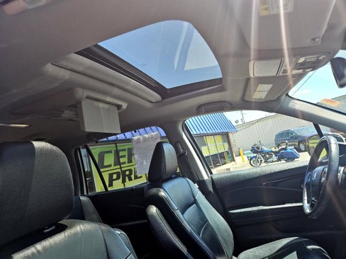 Used 2017 Honda Pilot Touring image 11