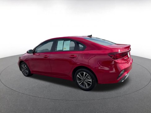 Used 2024 Kia Forte LXS image 10