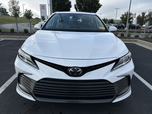 Certified 2022 Toyota Camry LE image 3