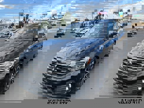 Used 2023 Volkswagen Jetta Sport image 7