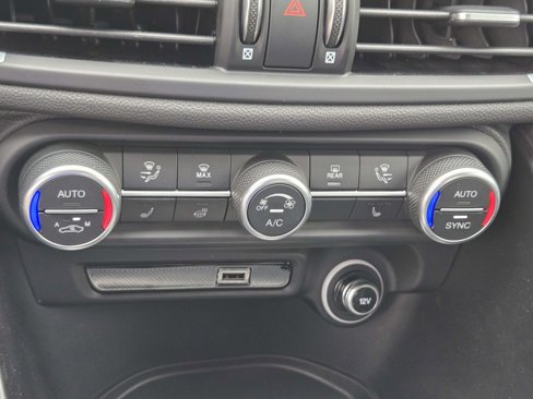 Used 2024 Alfa Romeo Giulia Ti image 30