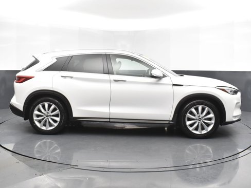 Used 2019 INFINITI QX50 Essential w/ Premium Heat Package image 4