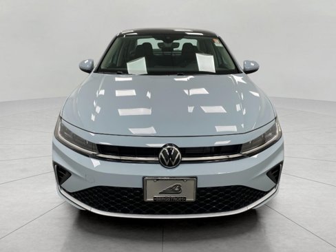 New 2025 Volkswagen Jetta SE image 9