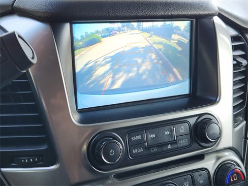 Used 2020 Chevrolet Suburban LT image 18