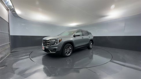 Used 2023 GMC Terrain SLT image 3
