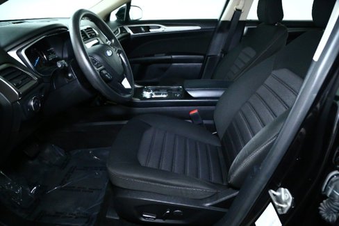 Used 2020 Ford Fusion SE image 18