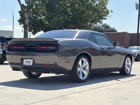 Used 2015 Dodge Challenger R/T Plus image 3
