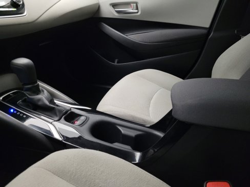 Used 2021 Toyota Corolla LE w/ Carpet Mat Package (TMS) image 26