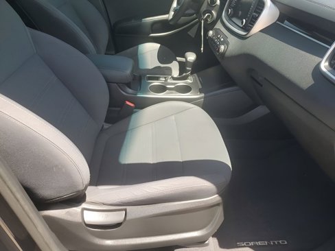 Used 2019 Kia Sorento L image 15