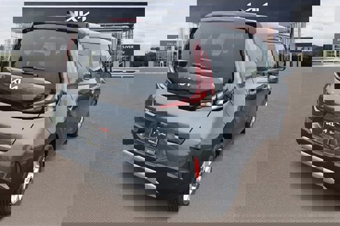 New 2025 Kia Soul LX w/ LX Technology Package image 3