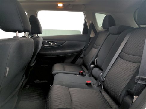 Used 2017 Nissan Rogue SV image 37