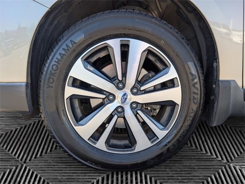 Used 2019 Subaru Outback 2.5i Limited w/ Popular Package #2 image 9