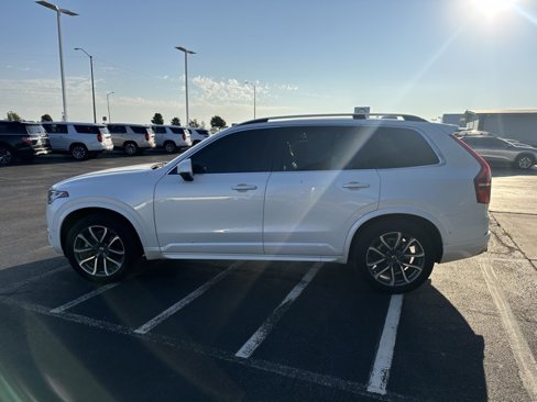 Used 2018 Volvo XC90 T5 Momentum w/ Convenience Package image 3