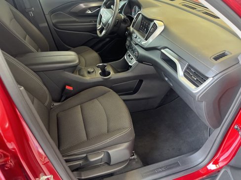 Used 2024 GMC Terrain SLE image 28