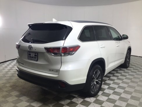 Used 2016 Toyota Highlander XLE image 8
