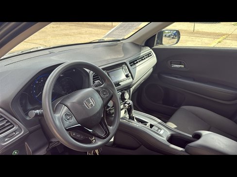 Used 2022 Honda HR-V LX image 9