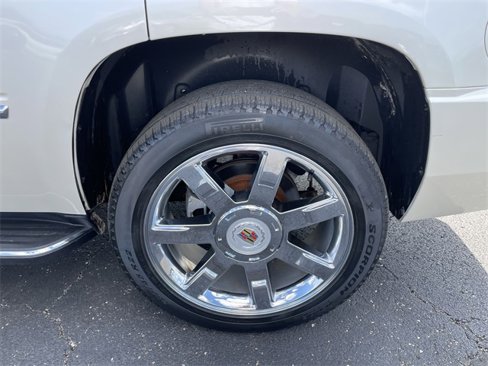 Used 2009 Cadillac Escalade AWD image 9
