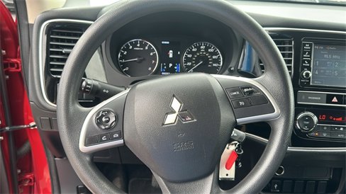 Used 2019 Mitsubishi Outlander ES image 16