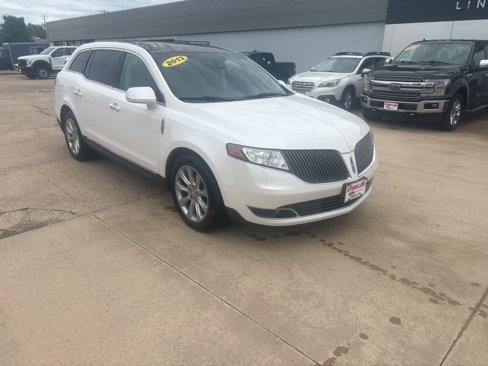 Used 2013 Lincoln MKT AWD image 4