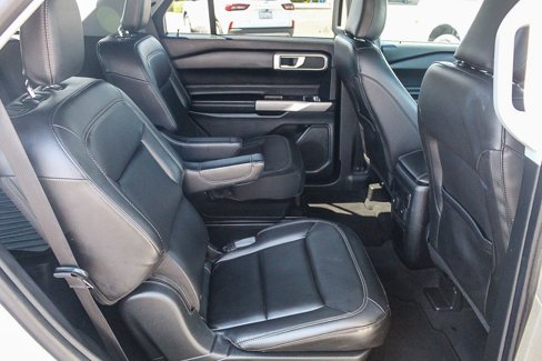 Used 2022 Ford Explorer XLT w/ Equipment Group 202A image 18