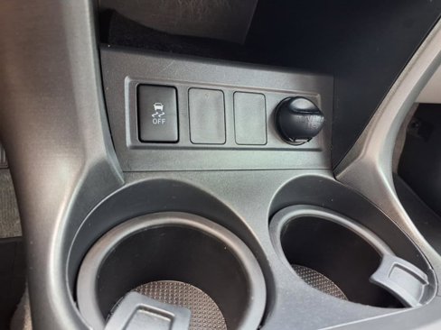 Used 2012 Toyota RAV4 FWD image 10