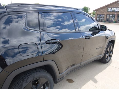 Used 2018 Jeep Compass Latitude image 9