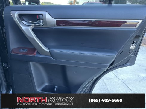 Used 2016 Lexus GX 460 image 26