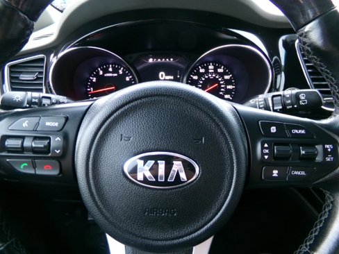 Used 2016 Kia Sedona SX Limited image 17
