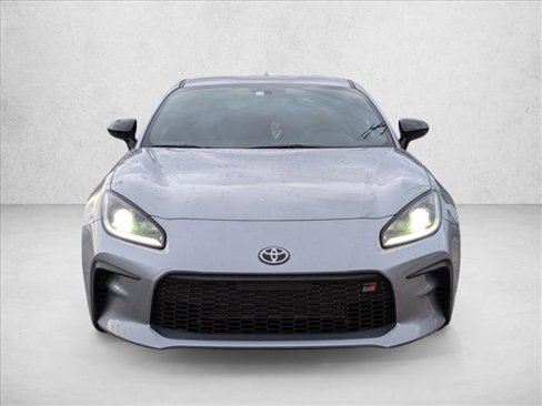 Used 2025 Toyota GR86 image 2