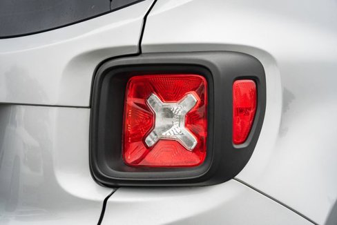 Used 2019 Jeep Renegade Latitude image 9