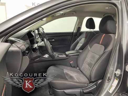 Used 2022 Nissan Sentra SR w/ Lighting Package image 11