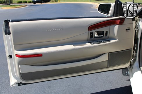 Used 2002 Cadillac Eldorado Collector's Edition image 16