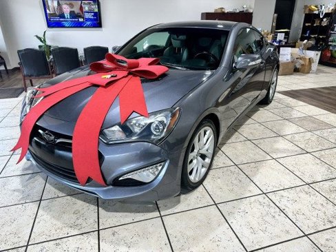 Used 2016 Hyundai Genesis 3.8 image 2