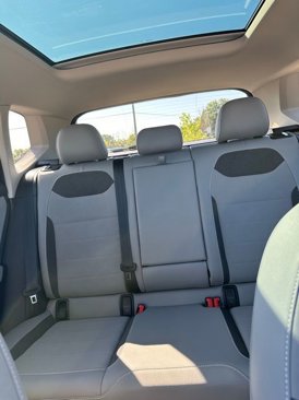 Used 2023 Volkswagen Taos SE w/ Panoramic Sunroof Package image 38