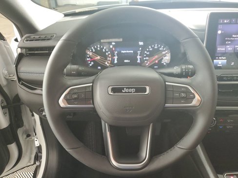 Used 2025 Jeep Compass Latitude w/ Altitude Special Edition image 20