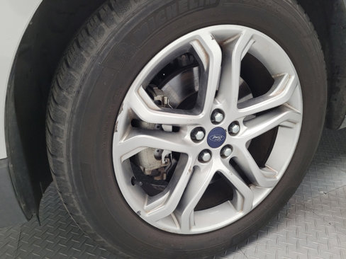 Used 2016 Ford Edge Titanium image 31