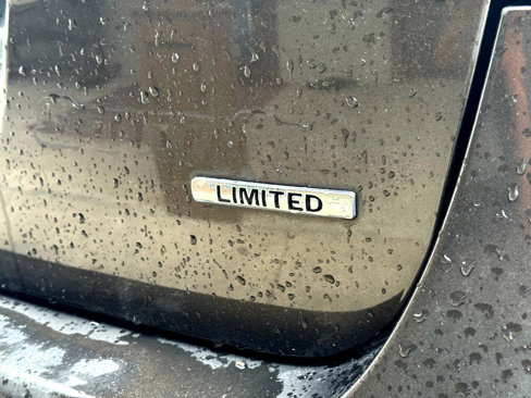 Used 2011 Hyundai Santa Fe Limited image 11