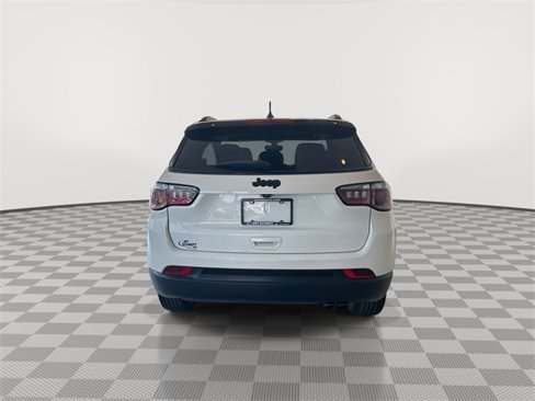 Used 2020 Jeep Compass Latitude image 10